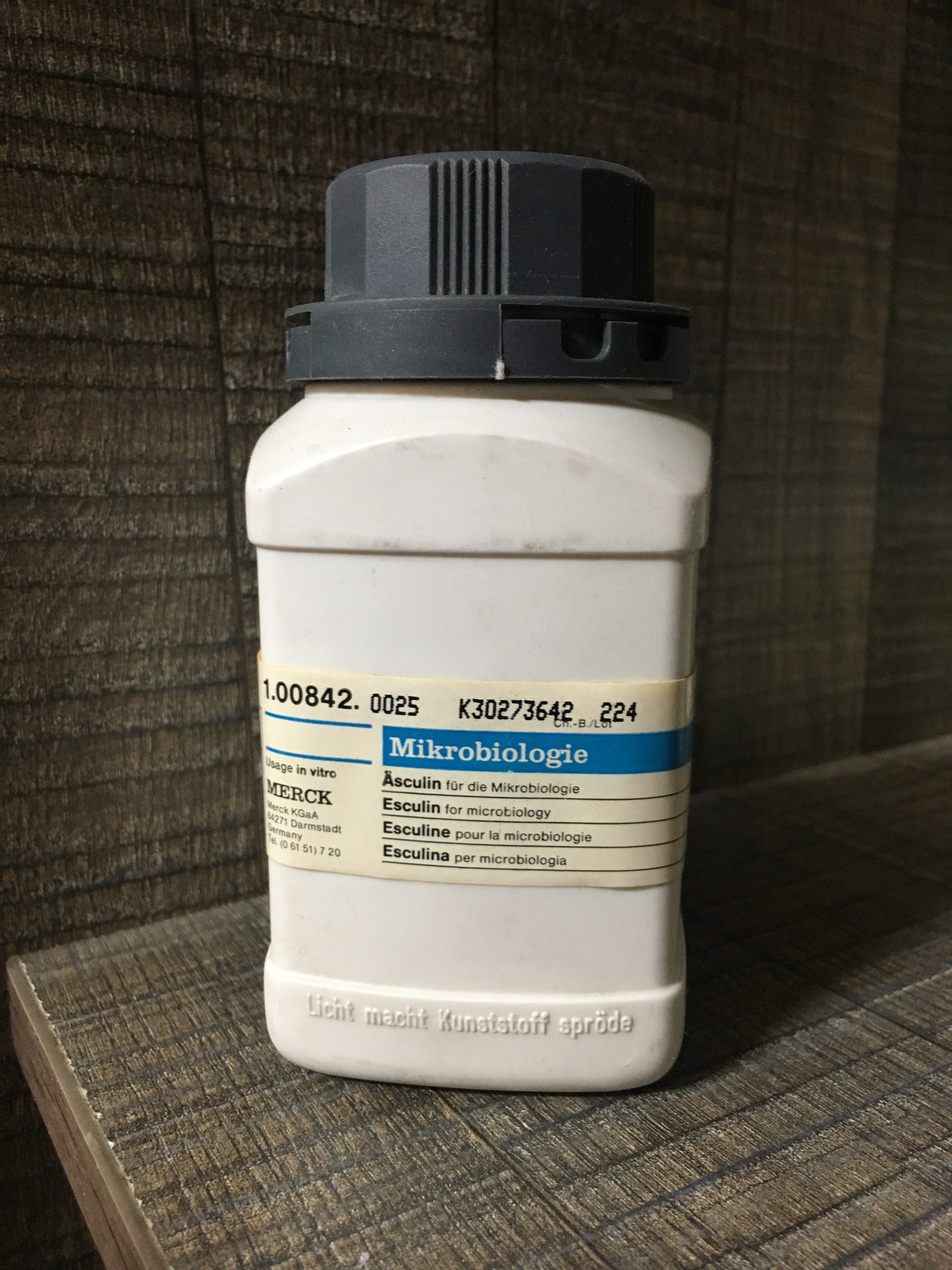 Esculin for microbiology