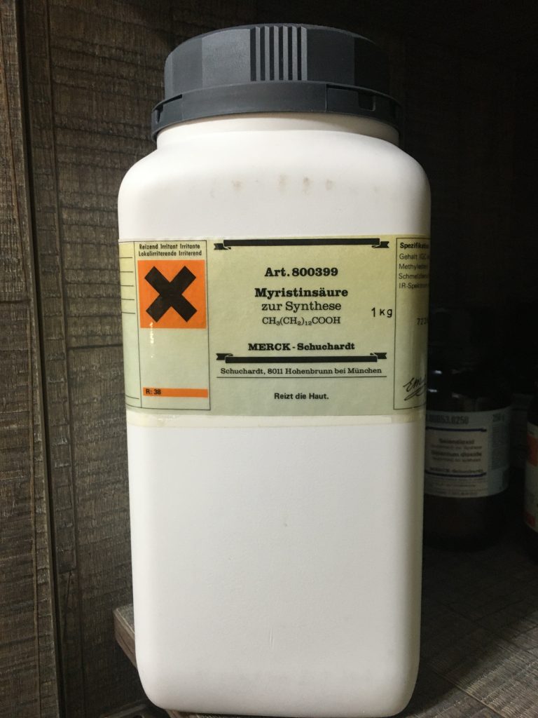 Myristic acid for synthesis