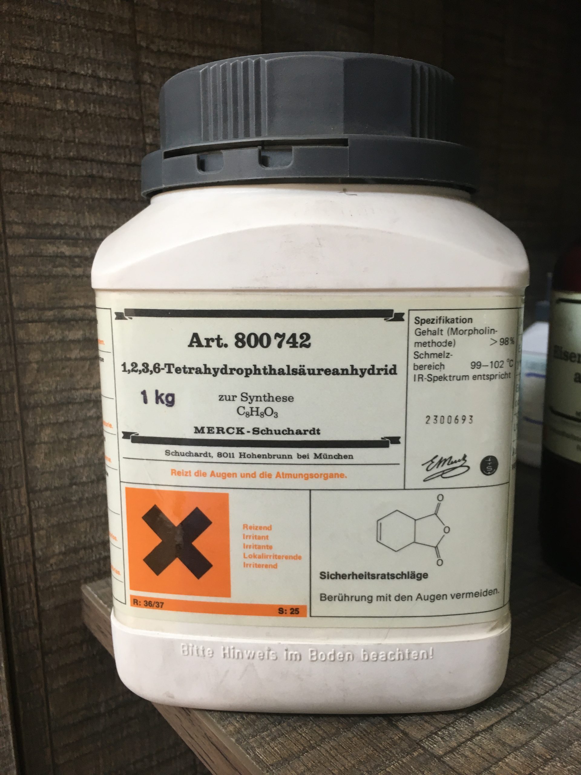 1,2,3,6-Tetrahydrophthalic anhydride for synthesis